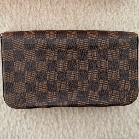 Authentic Louis Vuitton Felicie Pochette in Damier Ebene - Picture 3 of 7